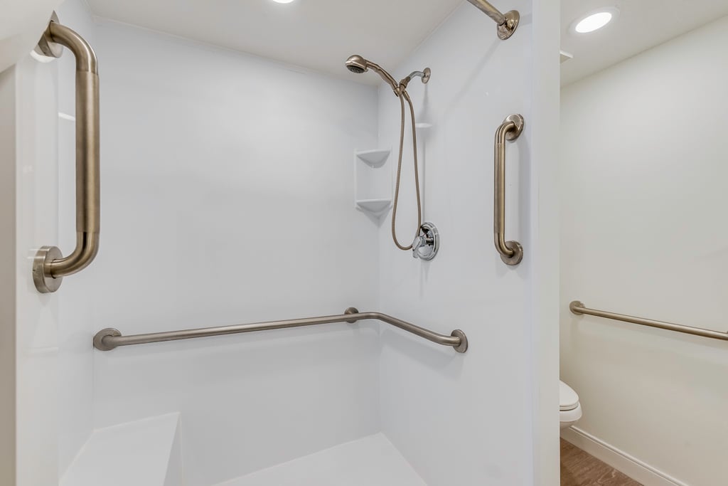 PRBelleairTowersL-51-  One-Bedroom Apartment Home Bathroom