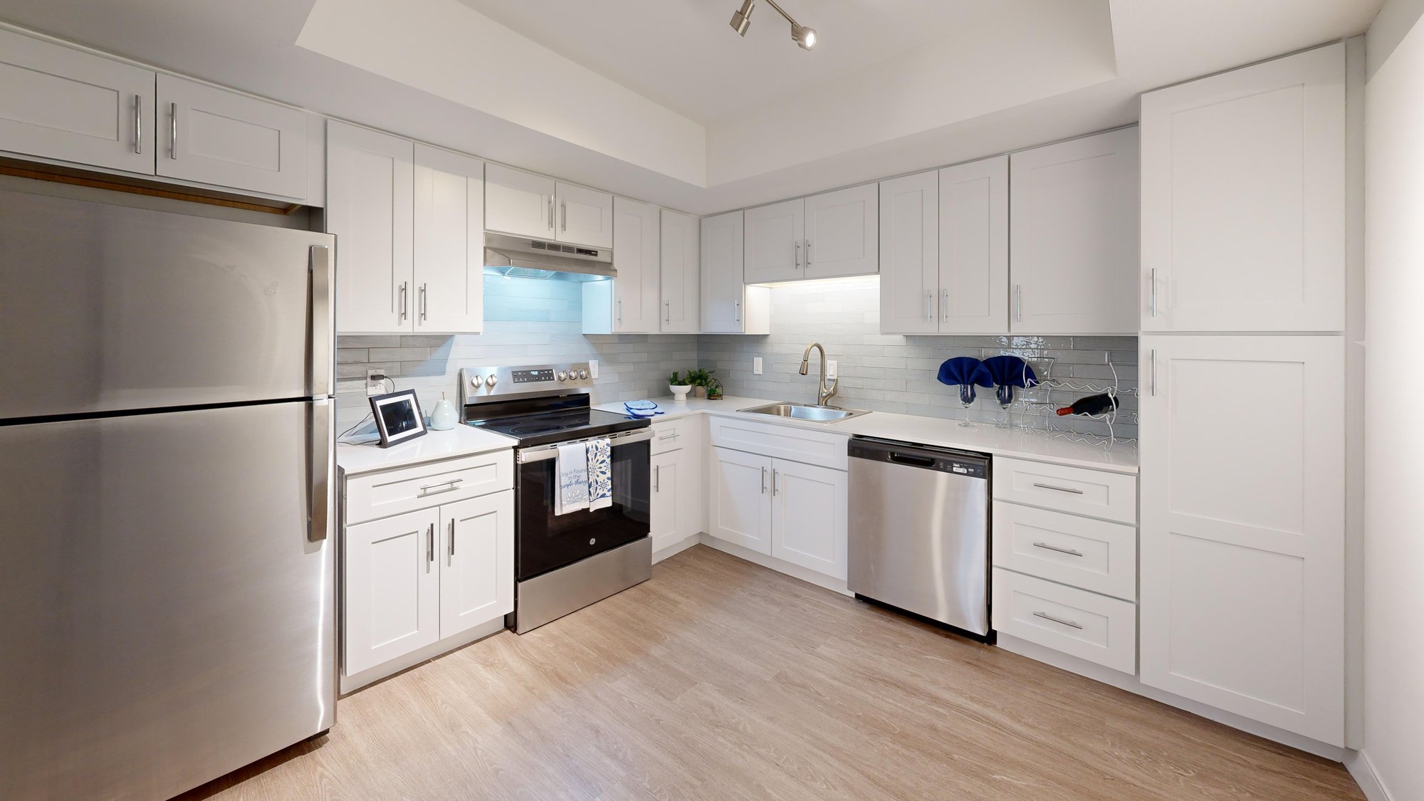 Senior-Living-Belleair-Towers-Two-Bedroom-Caladesi-1300-sqft-Kitchen