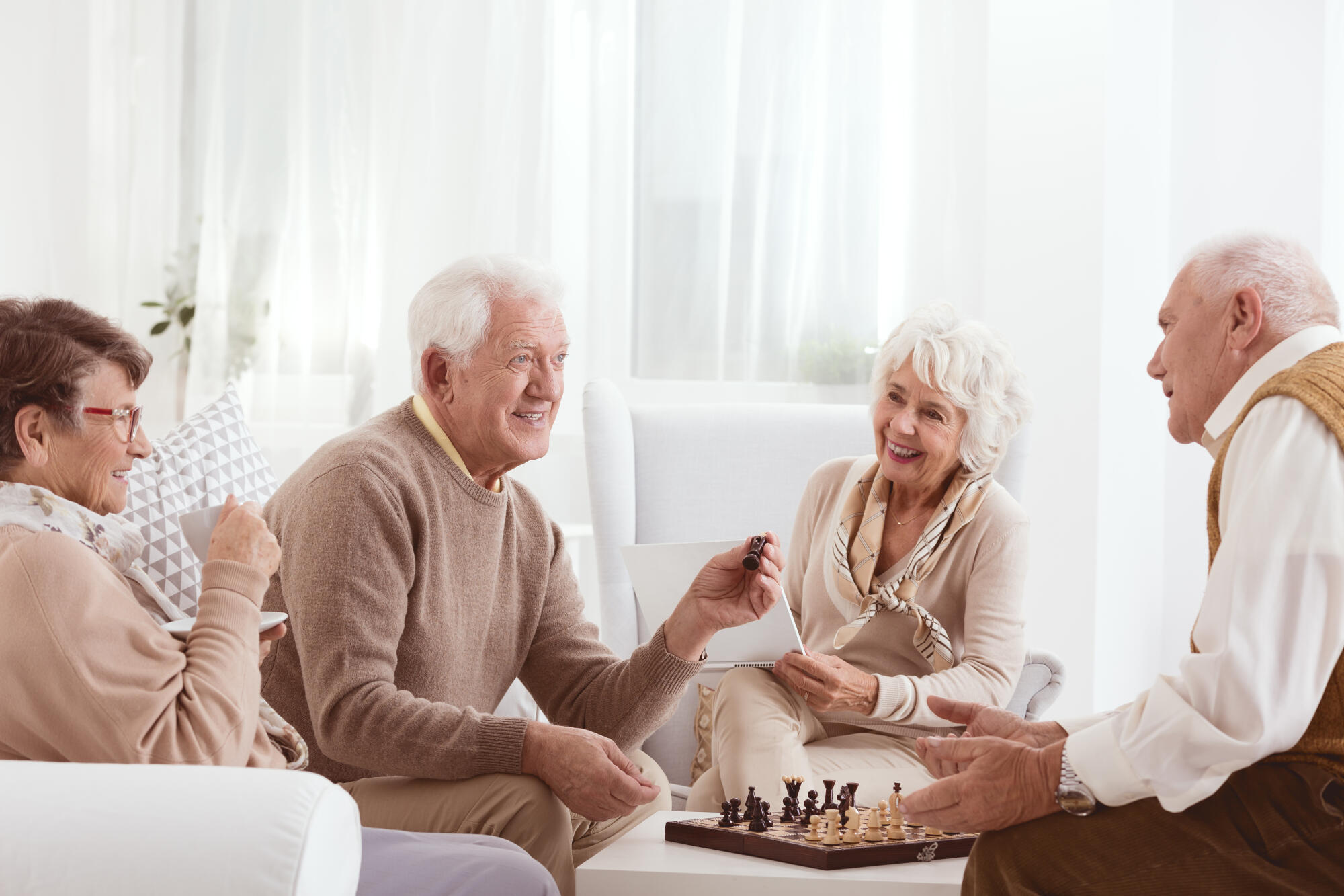 Senior Living in Clearwater, FL: Comparing Life at Home vs. Community